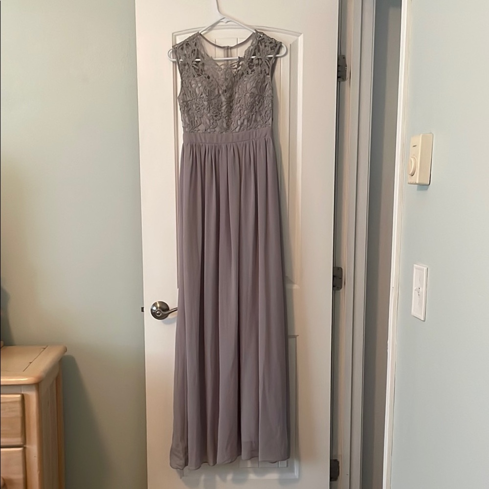 Elegant Gray Lace Evening Gown